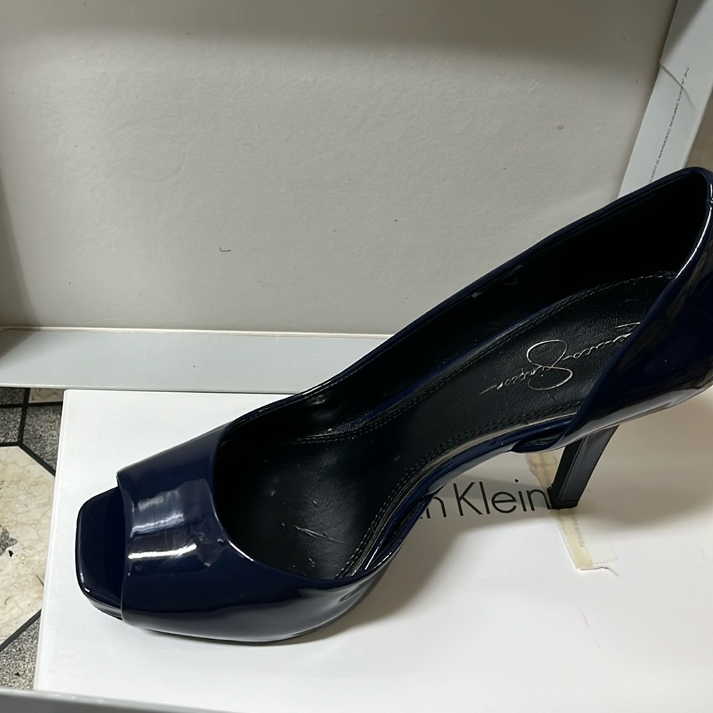 Heels, the dark blue